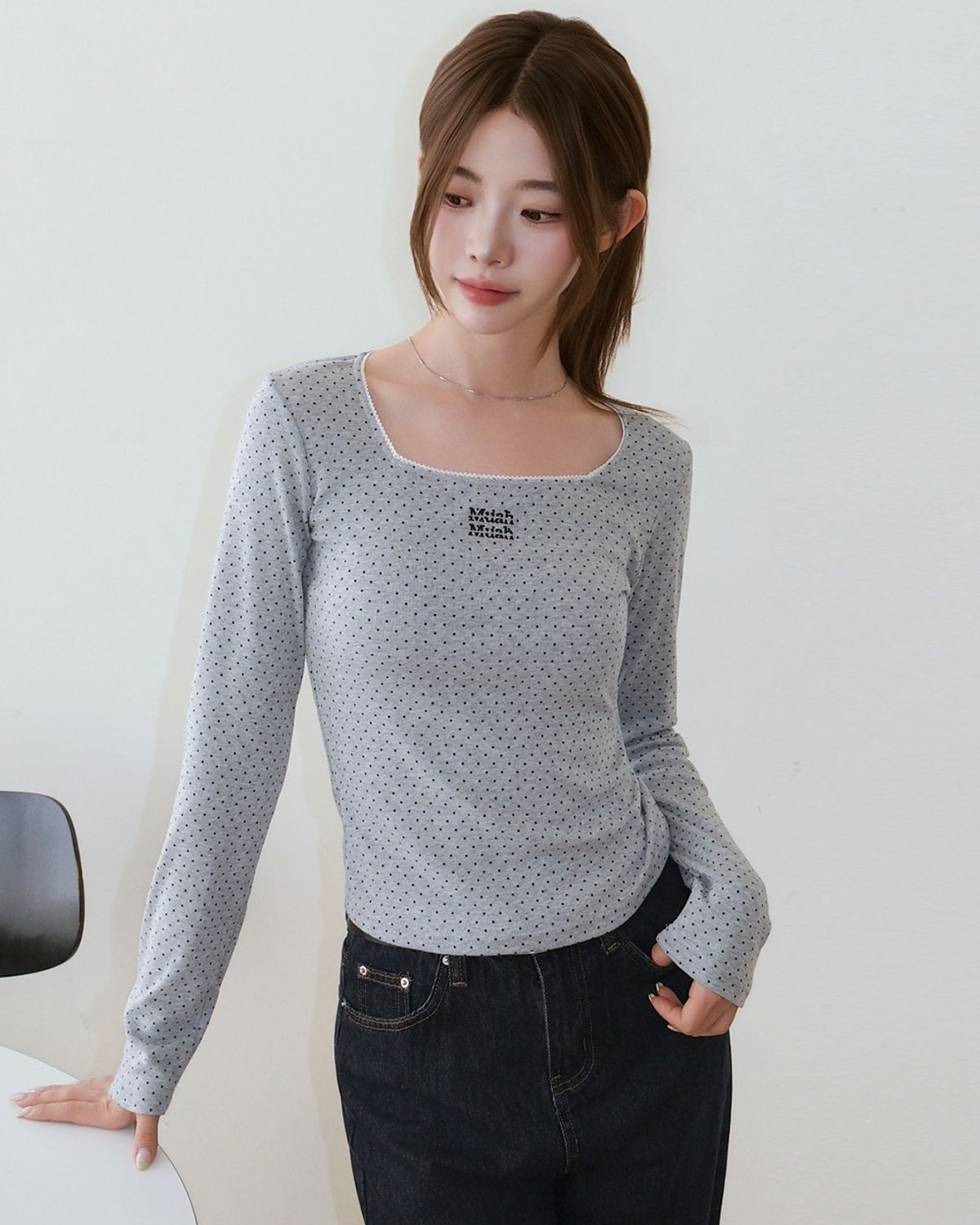 무아무아(MUAHMUAH) 스퀘어넥 도트 긴팔 티셔츠 [그레이]