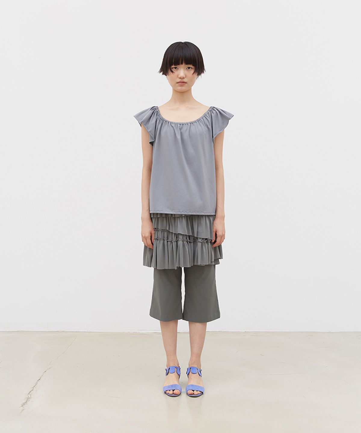 코스모스(COSMOSS) LAYERED FRILL SKIRT (KHAKI GREY)