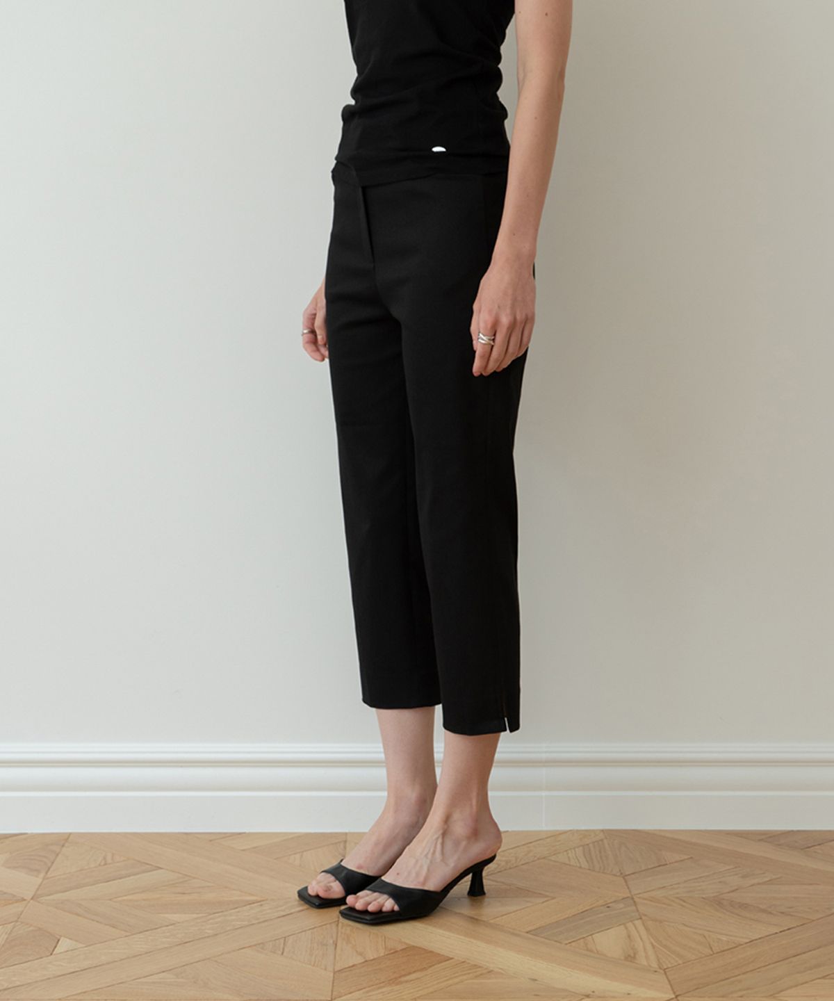 페르브(FERV) Capri Slit Pants