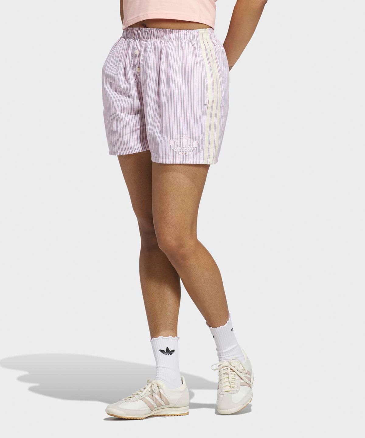 아디다스(ADIDAS) 스트라이프 박스 숏 팬츠 - 화이트:레드:세미핑크글로우 / KT8006