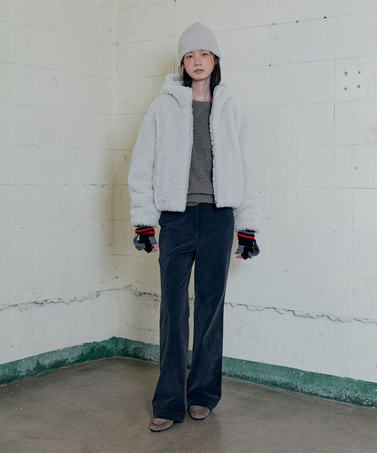 모노크롬(MONOCHROME) [online exclusive]25 ins fur jumper (light beige)