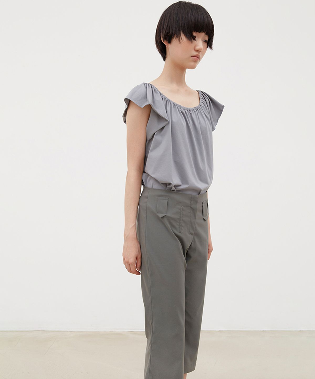 코스모스(COSMOSS) TAB CAPRI PANTS (TAUPE)