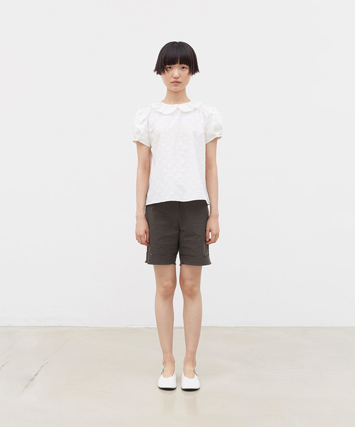 코스모스(COSMOSS) LACE HALF PANTS (KHAKI BROWN)
