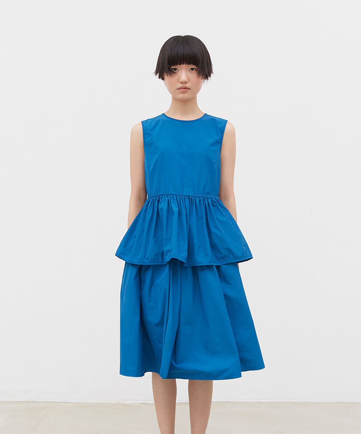 코스모스(COSMOSS) FLARE PEPLUM SLEEVELESS (BLUE)