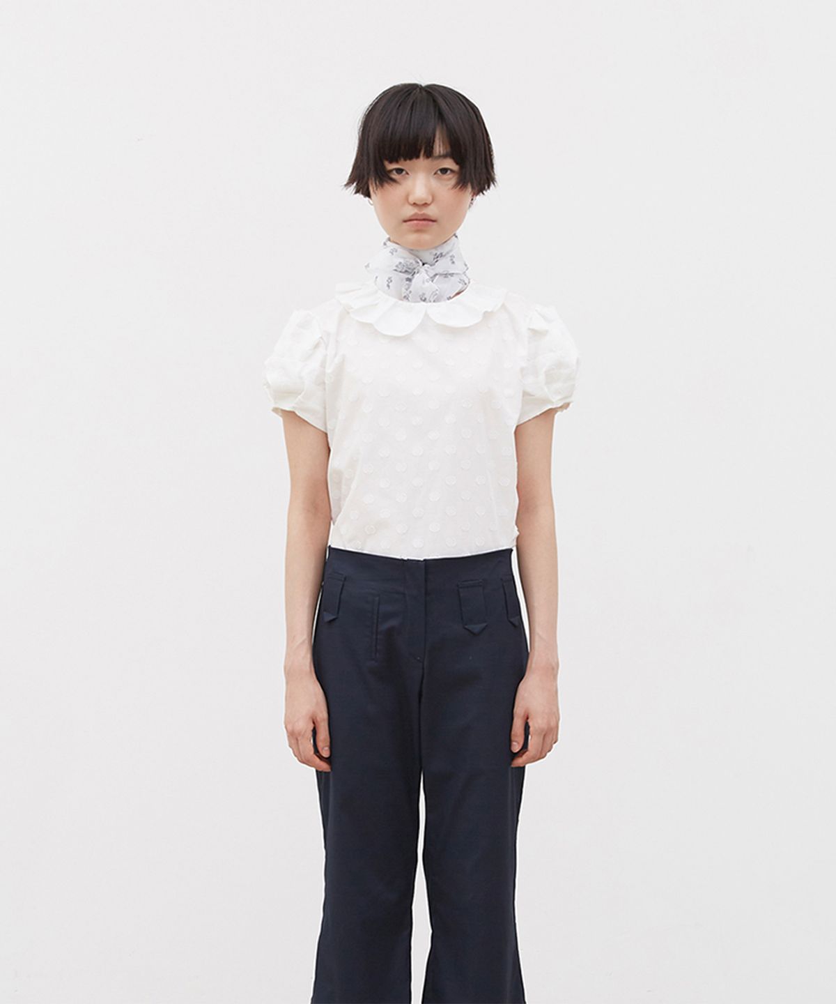 코스모스(COSMOSS) FRILL TUCK BLOUSE (WHITE DOTS)
