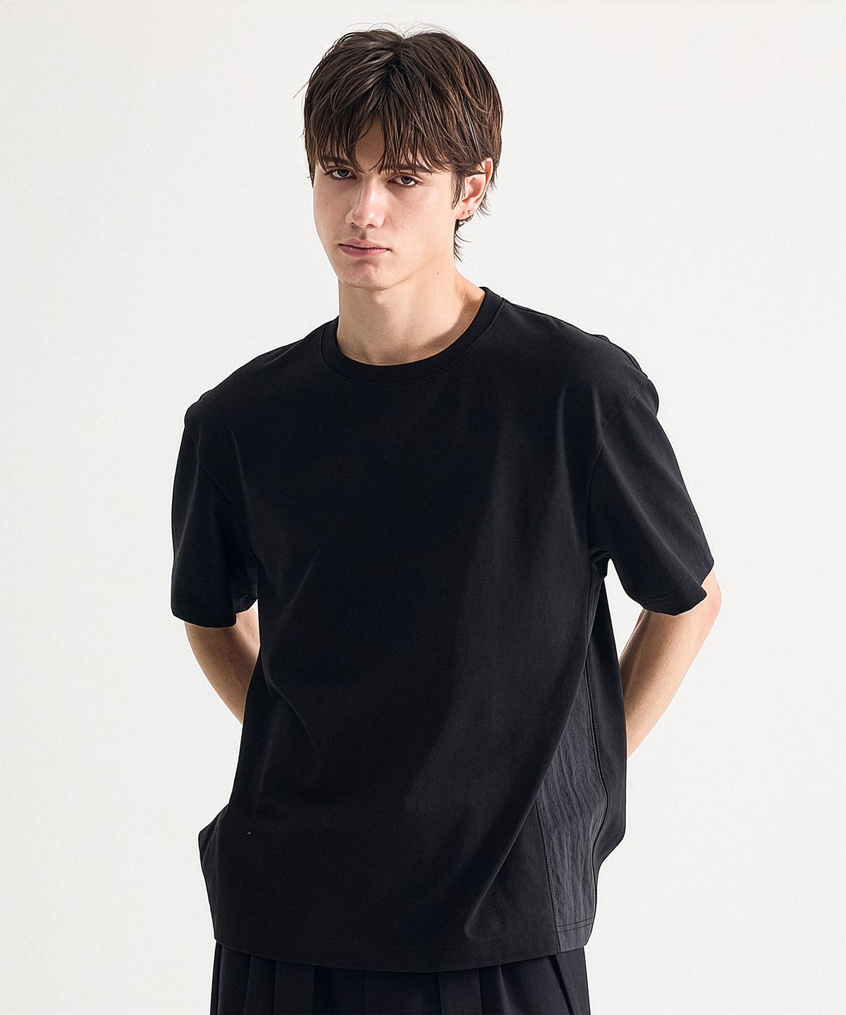 에이치직(H.JIK) Contrast Side Panel T-Shirt - Black
