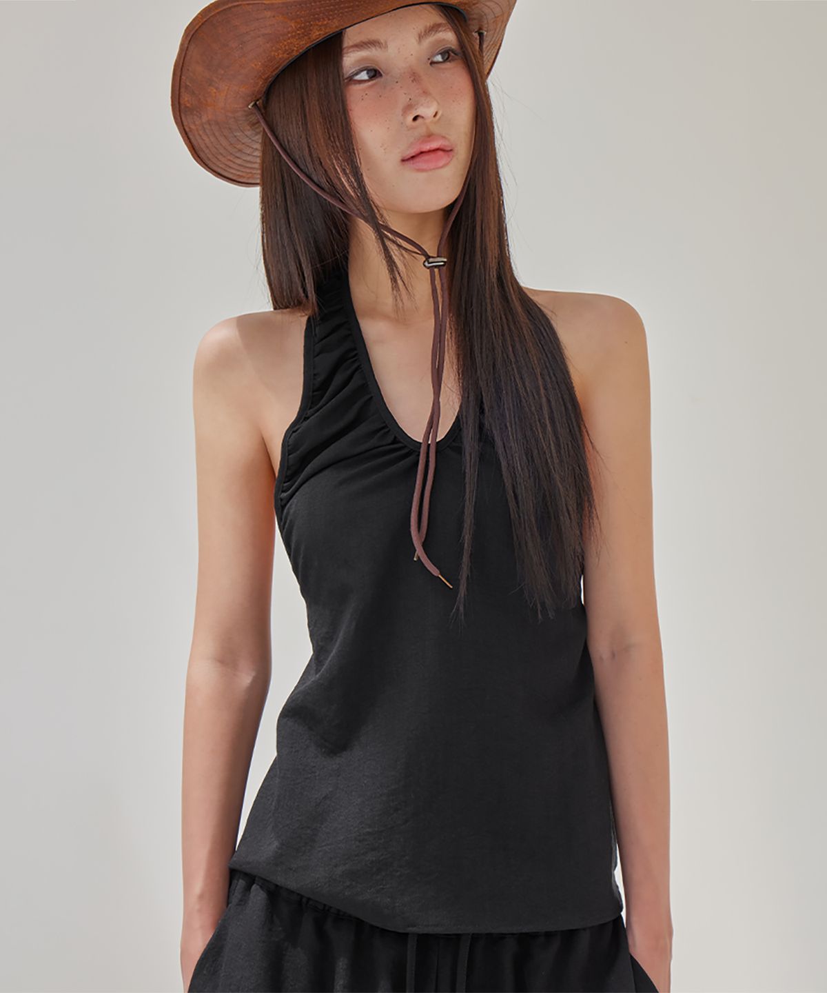 런던다다(LONDONDADA) Linen-Like Halter Shirring Top, BLACK