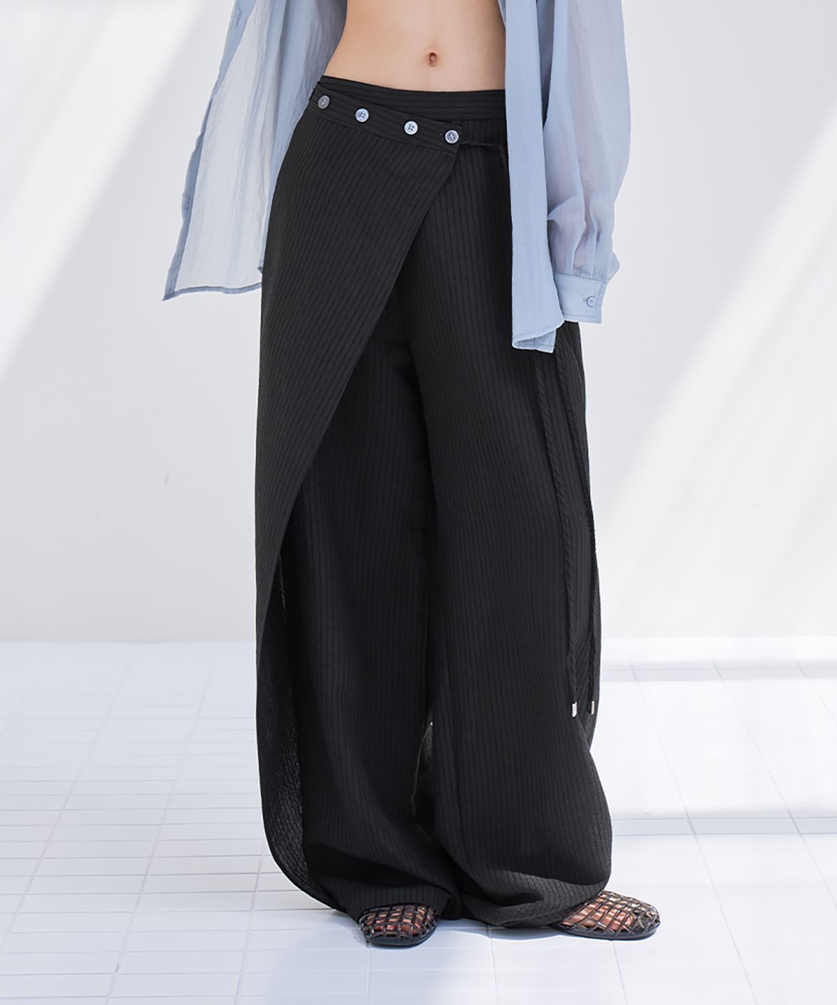 런던다다(LONDONDADA) Button Wrap Wide Pants, BLACK