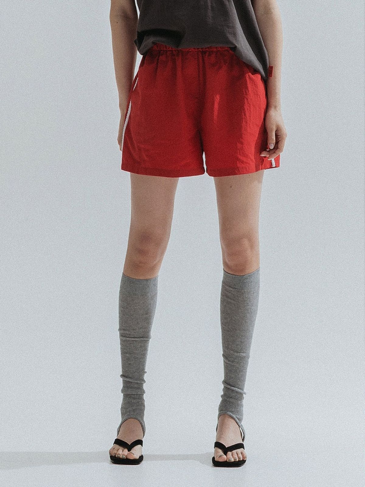 앤하츠(ANNEHEARTS) Side Lace Nylon Shorts_RED