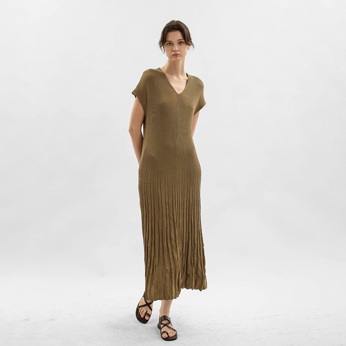 웬스데이딜라잇(WEDNESDAY DELIGHT) WD_Rib knit v-neck midi dress_KHAKI
