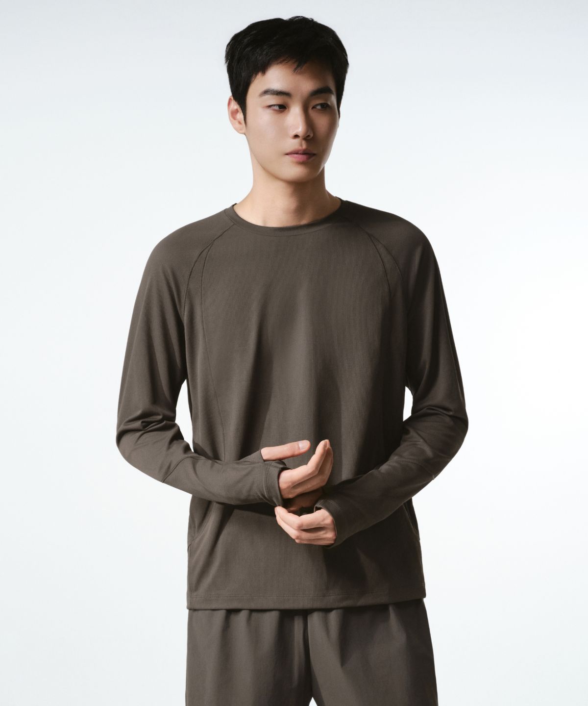 무신사 스탠다드(MUSINSA STANDARD) [시티 레저] 트레일 긴소매 티셔츠 [브라운]