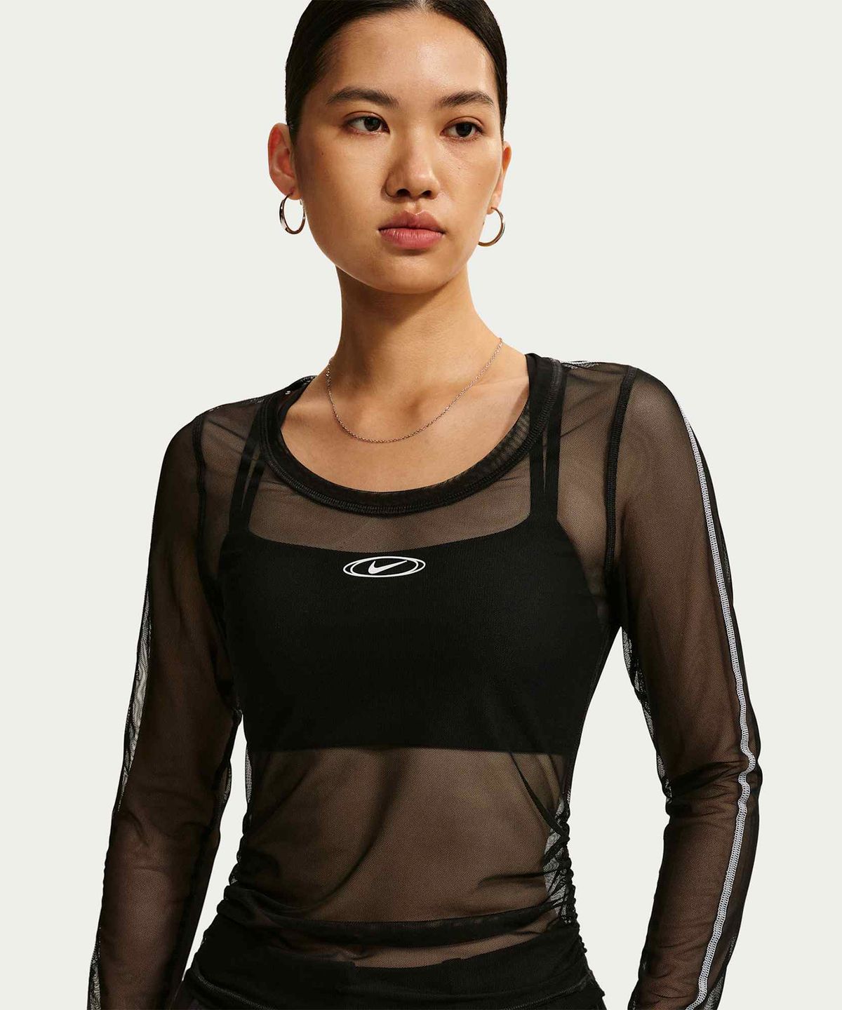 나이키(NIKE) 스포츠웨어 슬림 긴소매 시어 탑 W - 블랙:화이트 / IM8406-010