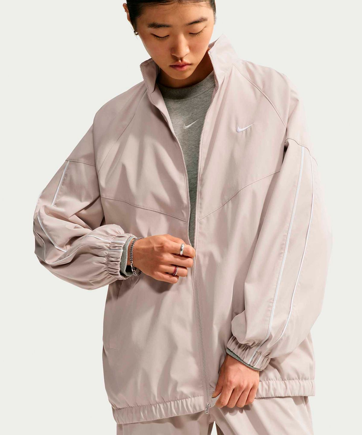 나이키(NIKE) 스포츠웨어 오버사이즈 트랙 재킷 W - 크림 II:화이트 / IQ3165-236