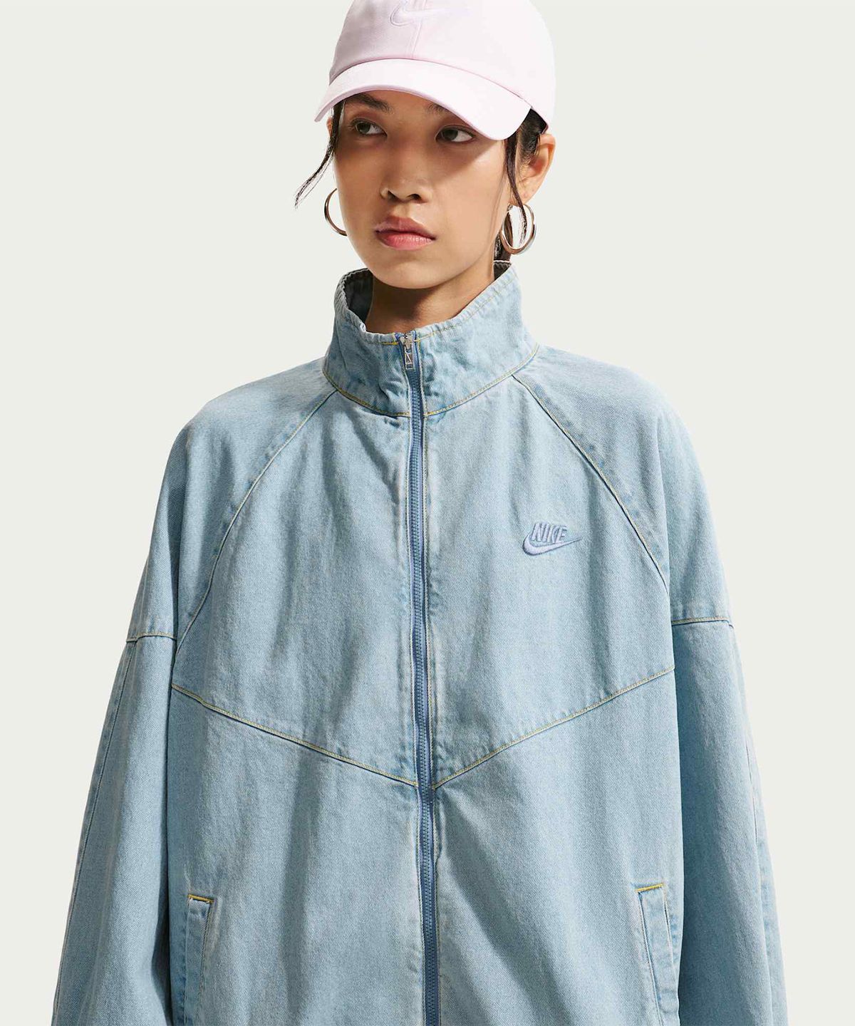 나이키(NIKE) 윈드러너 오버사이즈 데님 재킷 W - 라이트 아머리 블루:워크 블루 / IV4962-440