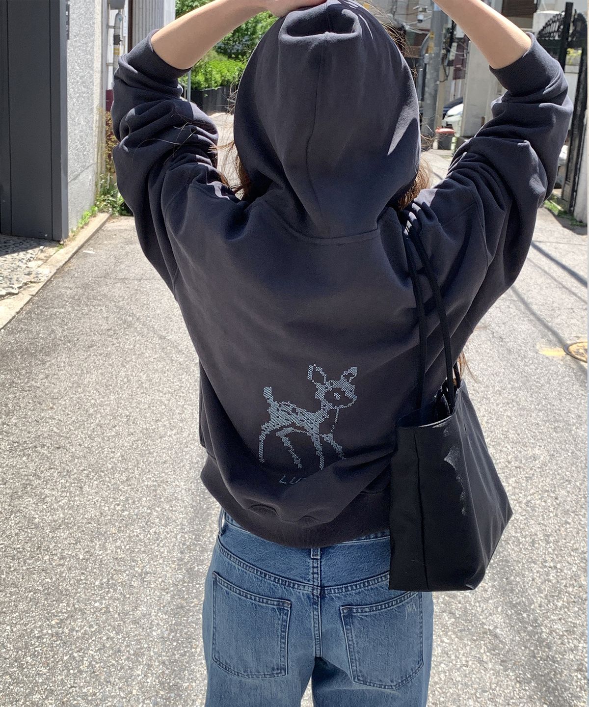 루스프로덕트(LUTHPRODUCT) Romantic Deer Zip-up Hoodie _ CHARCOAL
