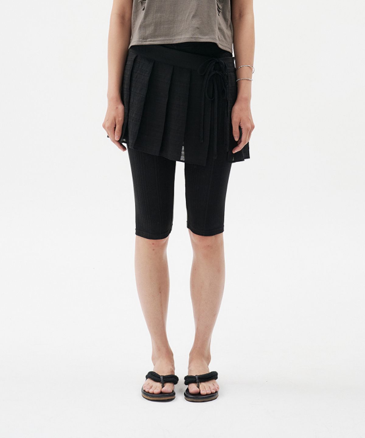 루펀(LOOFUN) Pleated Wrap Skirt / 플리츠 랩 스커트 [Black]