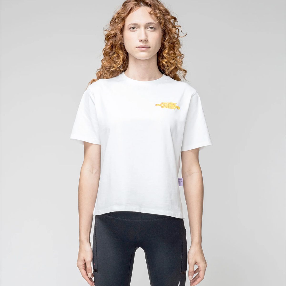 H.쿠모리(H.KOUMORI) Post Running High Flames Women´s Regular T-Shirt - WHITE