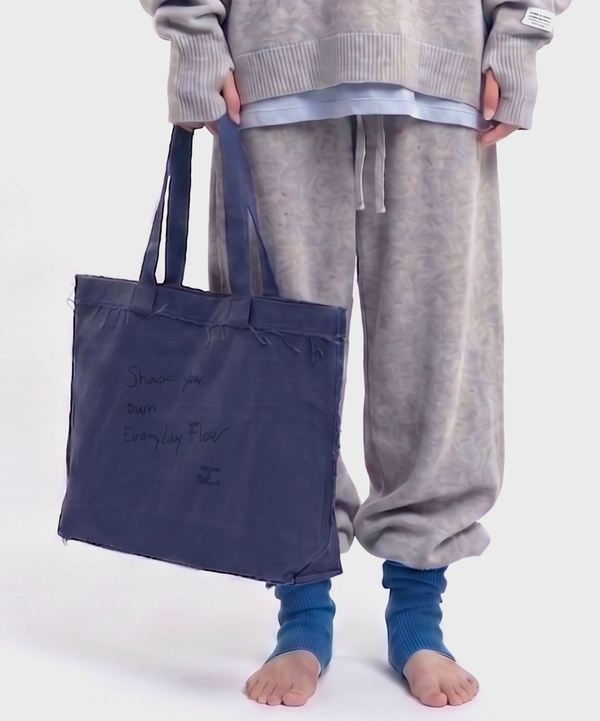 워크 오얼 댄스(WORK OR DANCE) Fray Bag navy