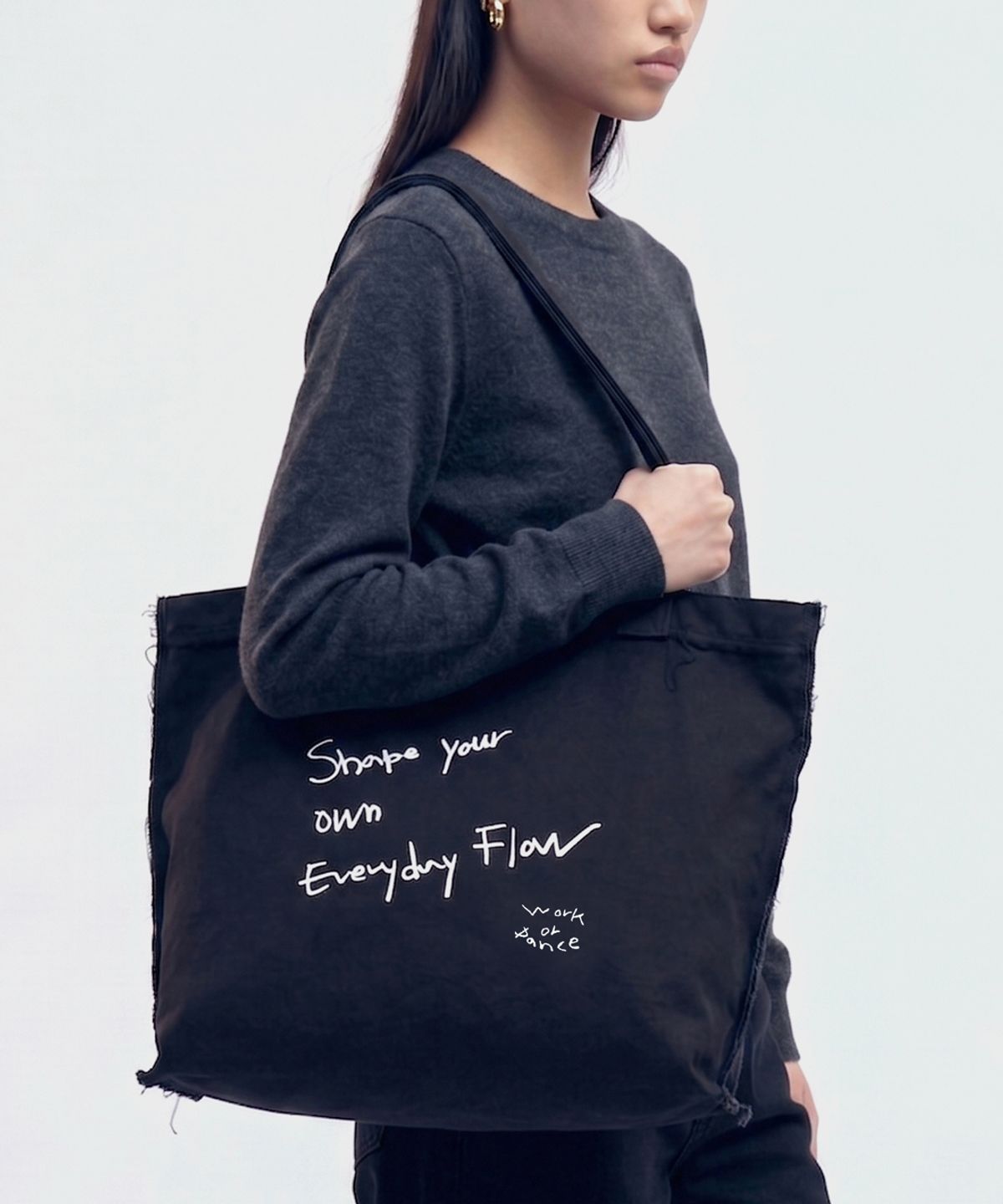 워크 오얼 댄스(WORK OR DANCE) Fray Bag black
