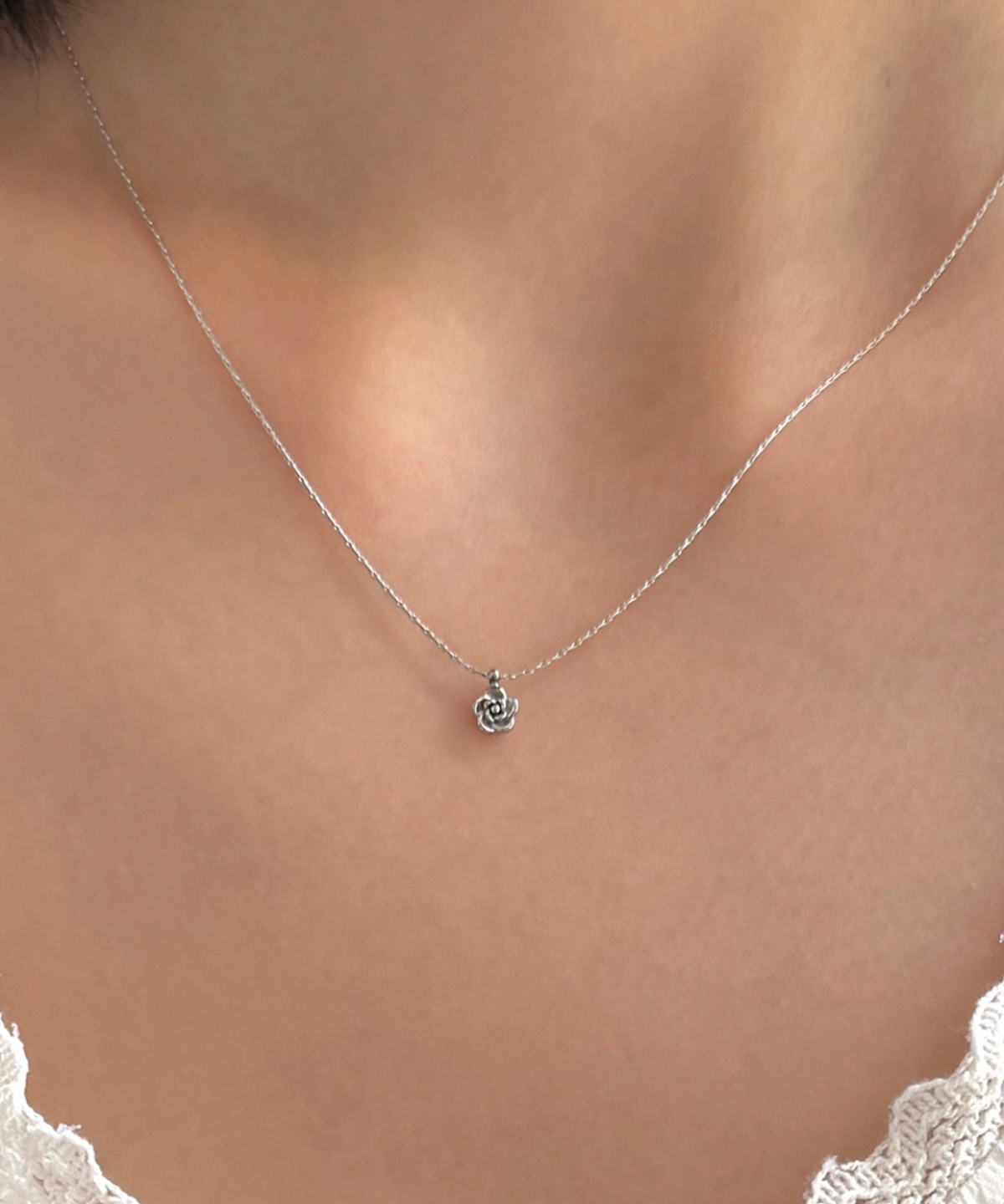 판타스틱 플래닛(FANTASTIC PLANET) mini rose necklace (2colors)