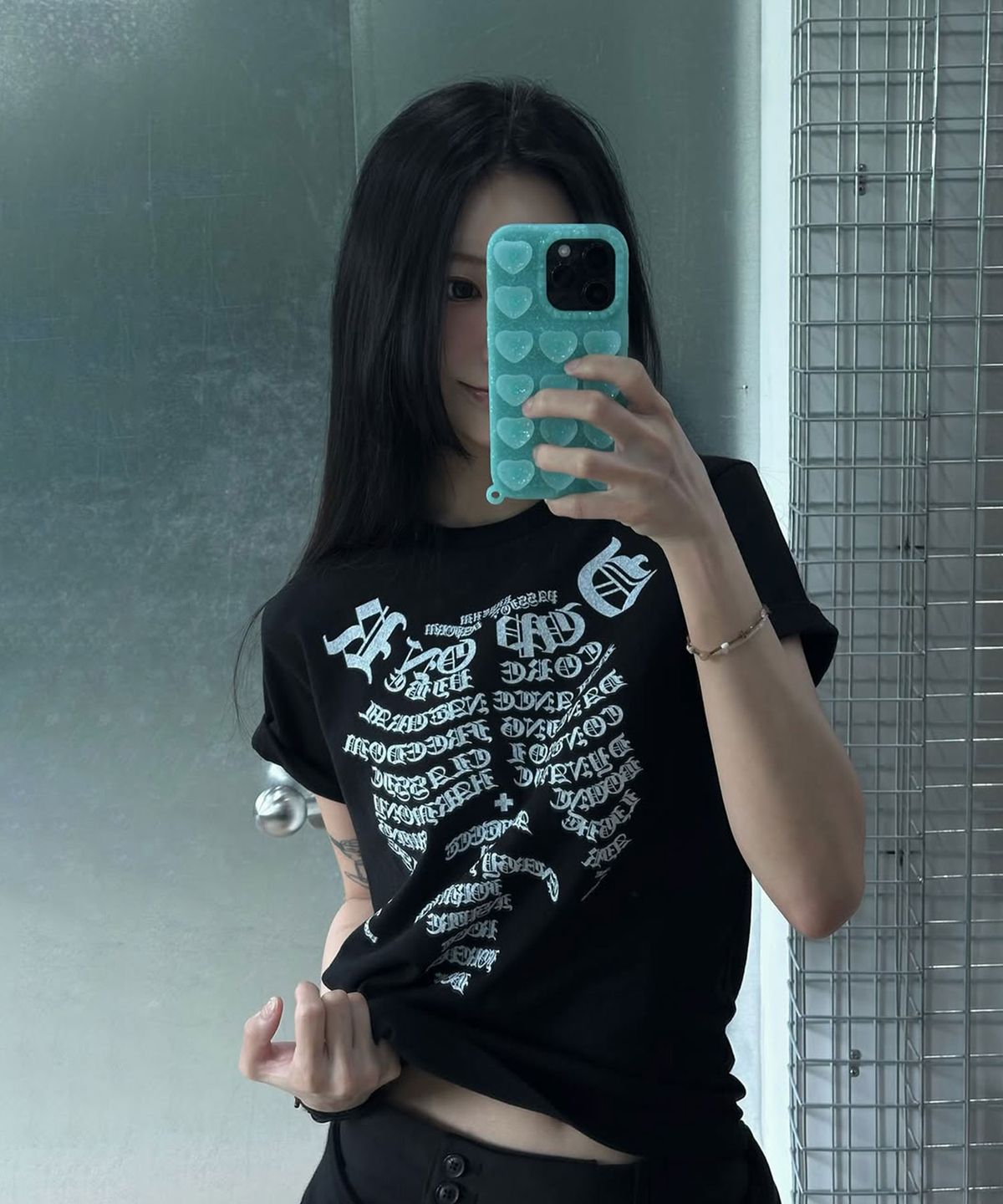 더트(DURT) BONE CORE CROP TEE (BLACK)