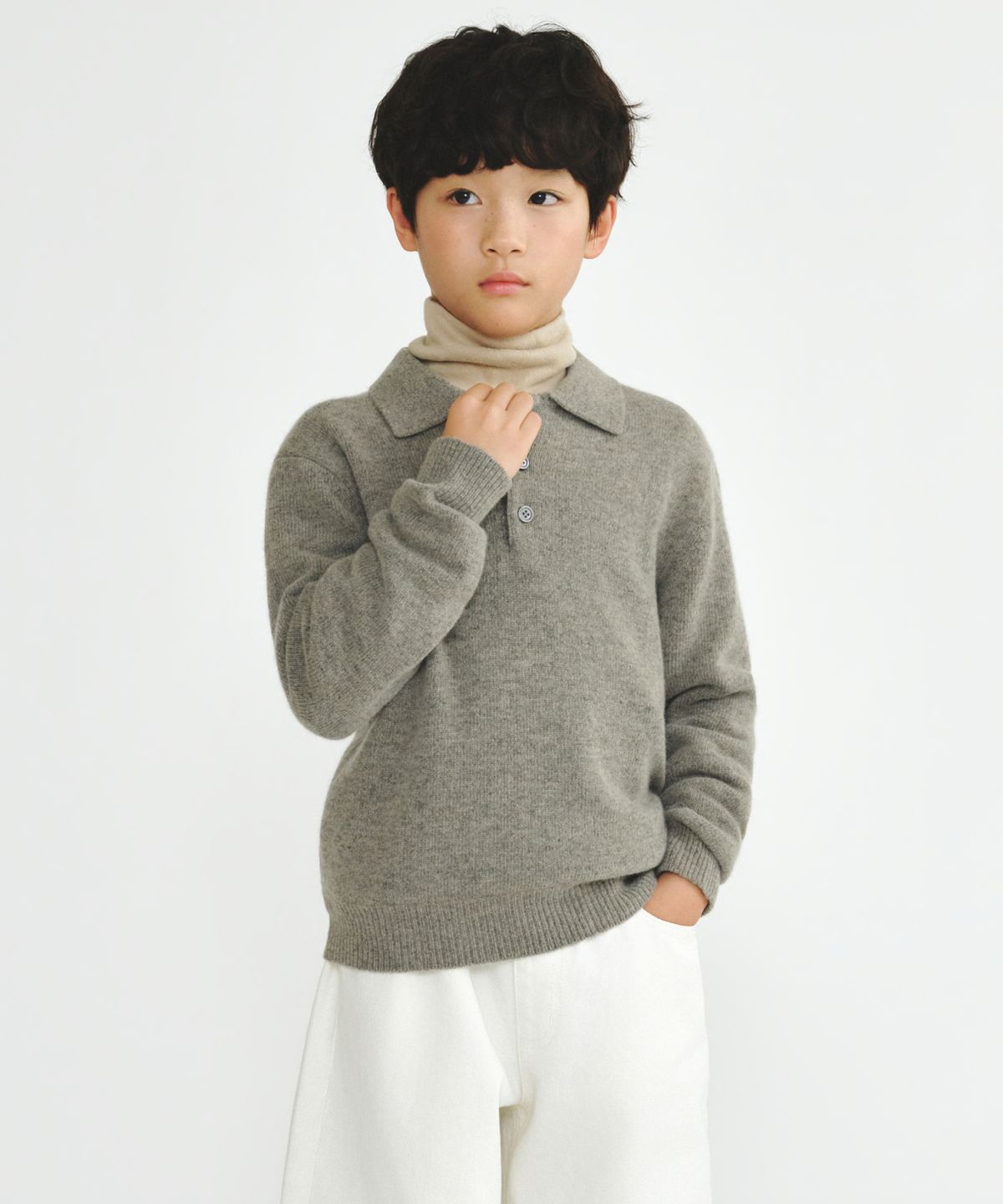 무신사 스탠다드 키즈(MUSINSA STANDARD KIDS) [빅토리아 울] 미니멀 칼라드 니트 [토프]