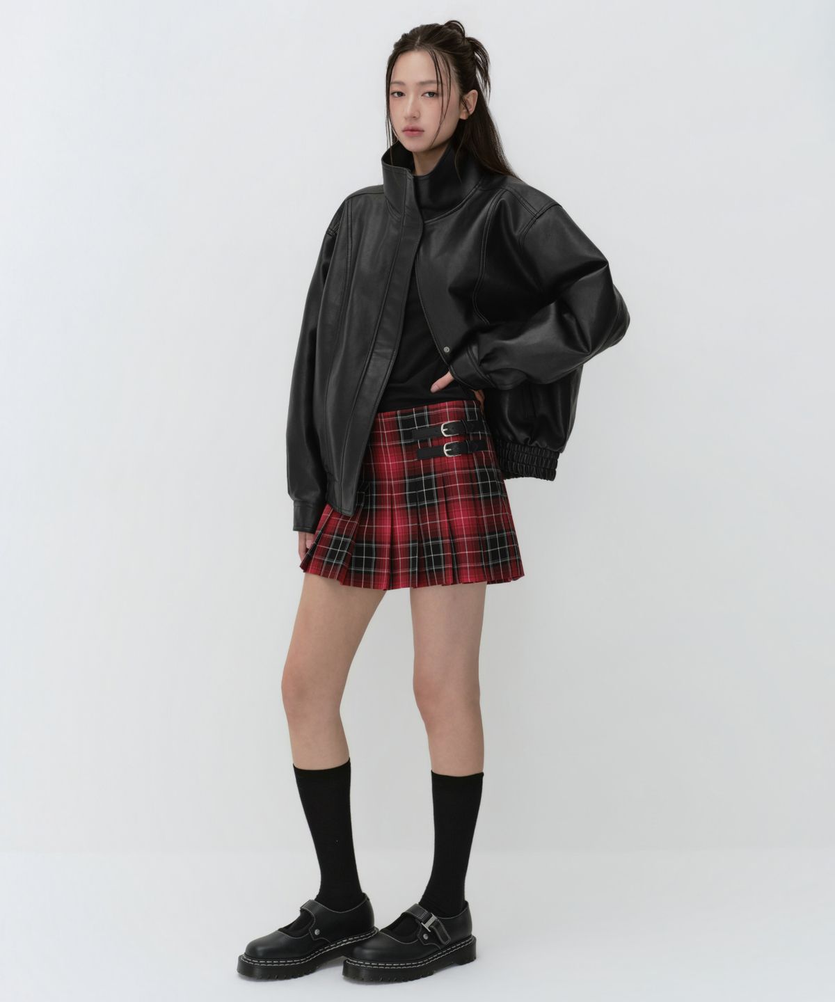 무신사 스탠다드 우먼(MUSINSA STANDARD WOMAN) [언바운드 걸] 우먼즈 체크 버클 플리츠 미니 스커트 [레드]