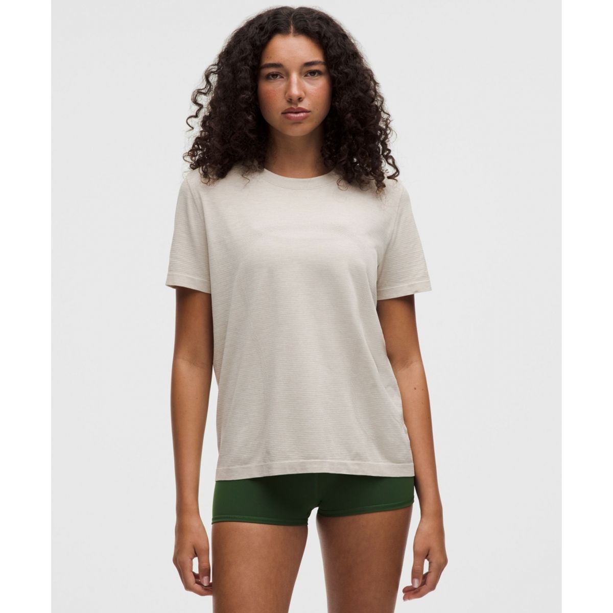 룰루레몬(LULULEMON) 스위프틀리 릴랙스드 숏슬리브 셔츠 *업데이트 핏  DOWN CABA