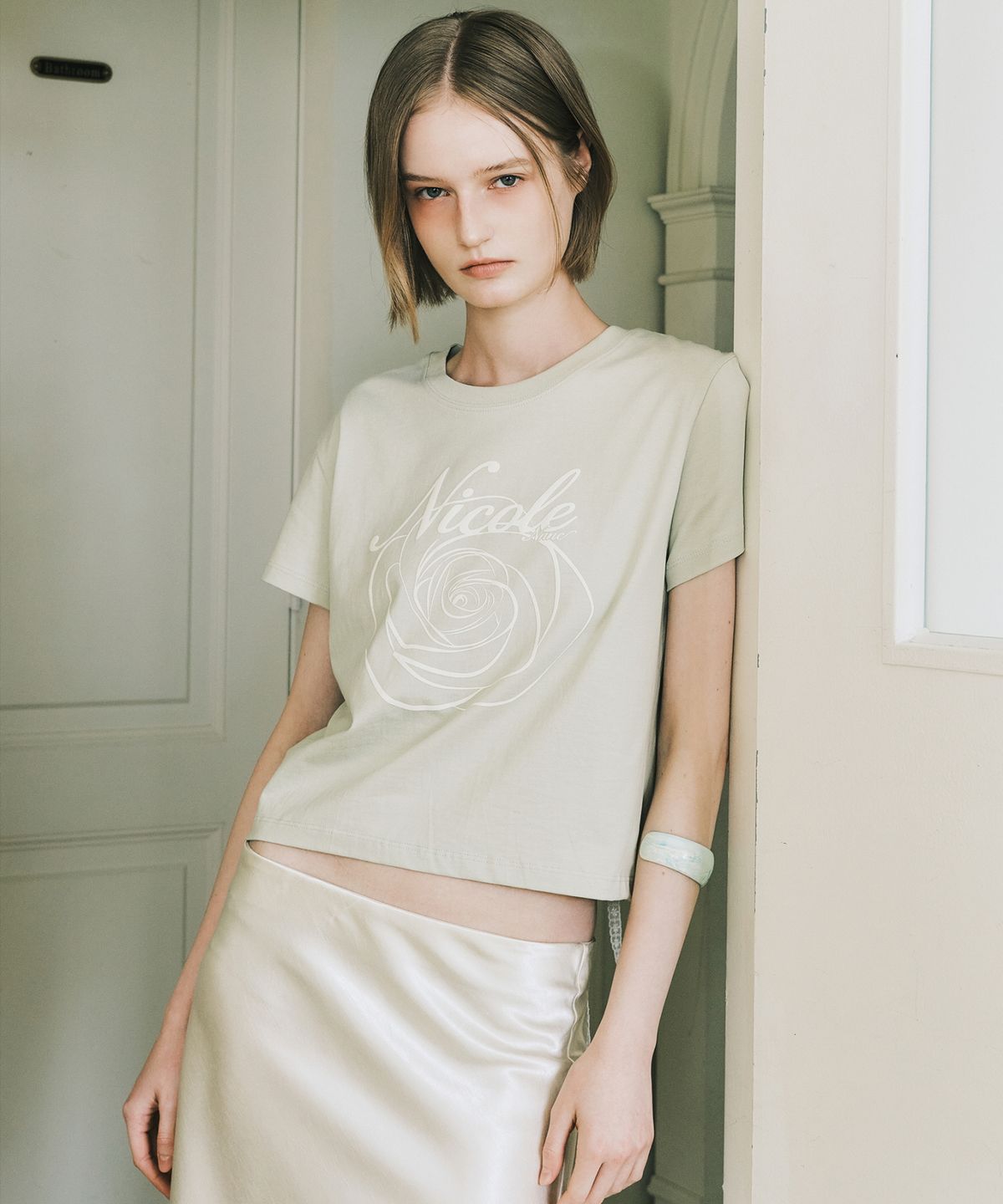 닉앤니콜(NICK&NICOLE) NICOLE ROSE CROP TOP_OLIVE CREAM