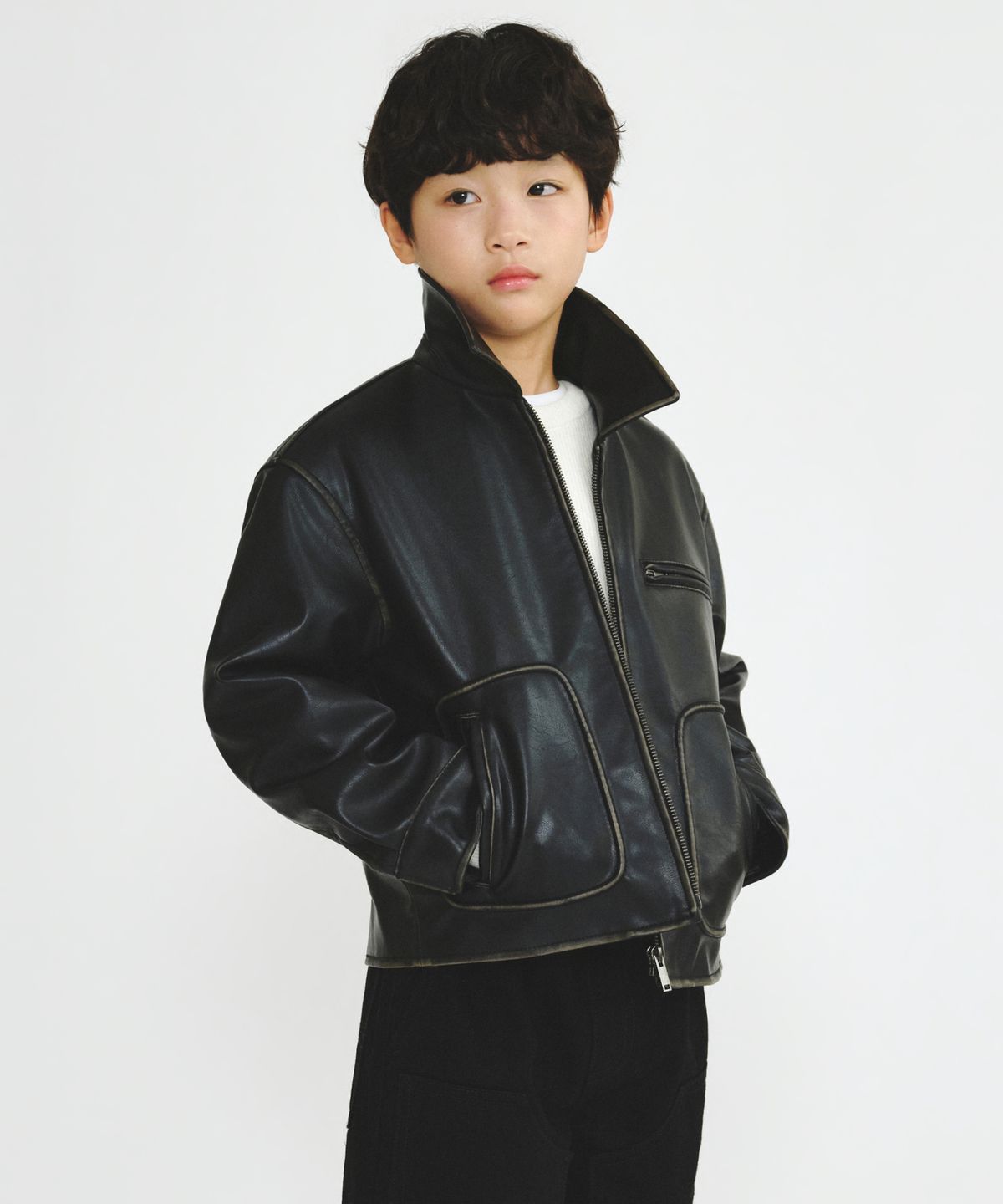 무신사 스탠다드 키즈(MUSINSA STANDARD KIDS) 페이디드 신세틱 레더 드리즐러 재킷 [블랙]