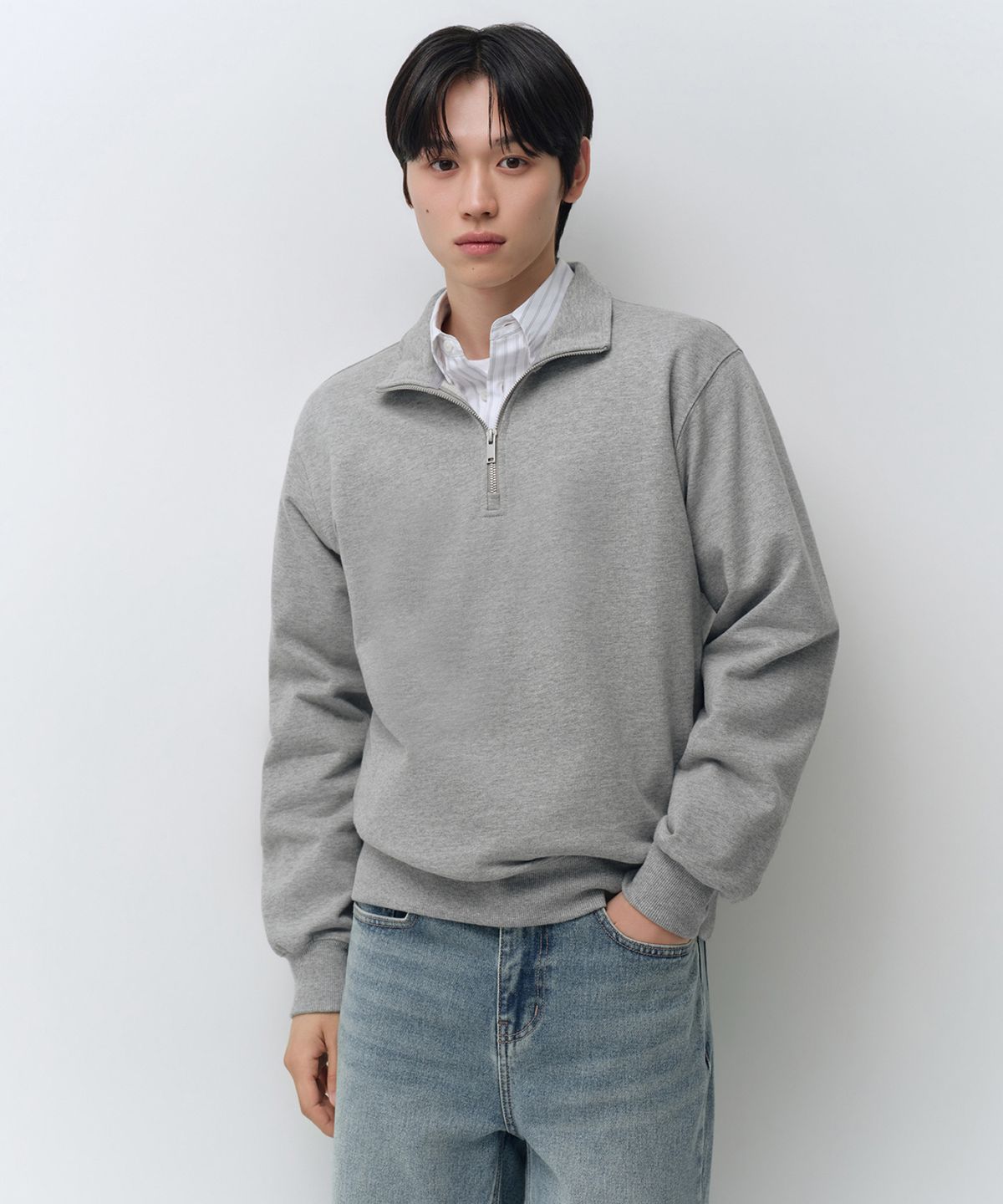 무신사 스탠다드(MUSINSA STANDARD) 쿼터 집 스웨트셔츠 [미디엄 그레이]