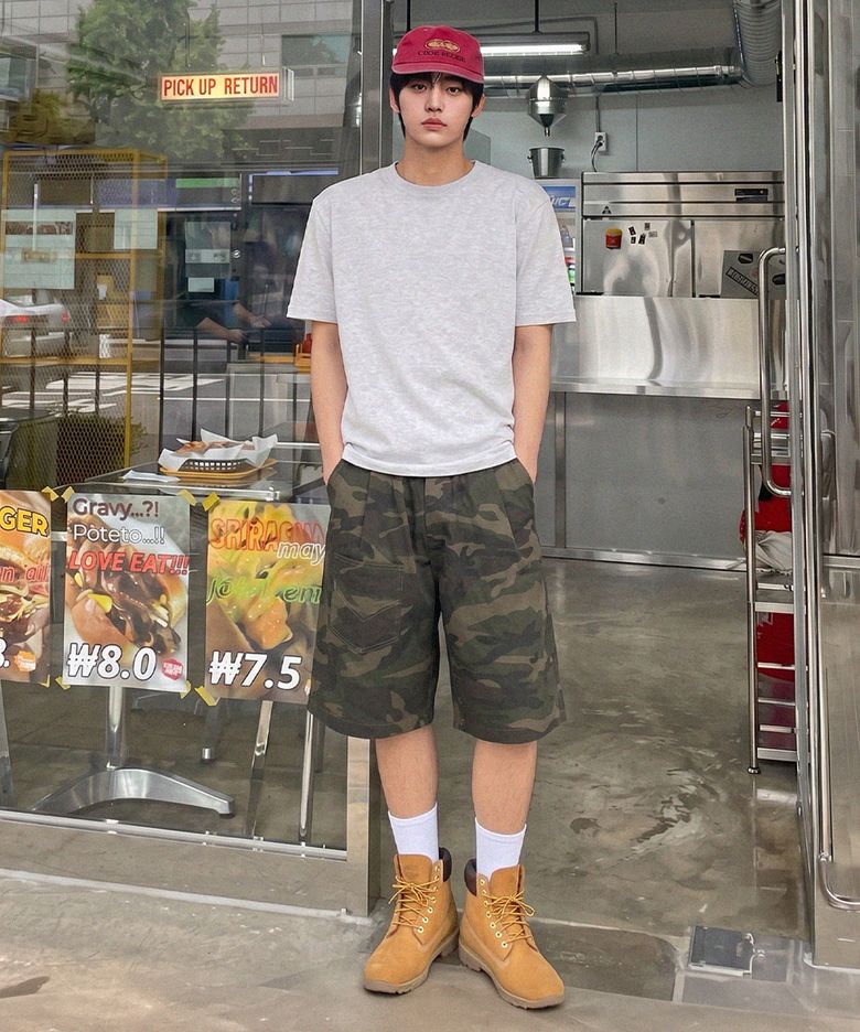 카모 원턱 포켓 와이드 버뮤다 쇼츠 - 딥그린
