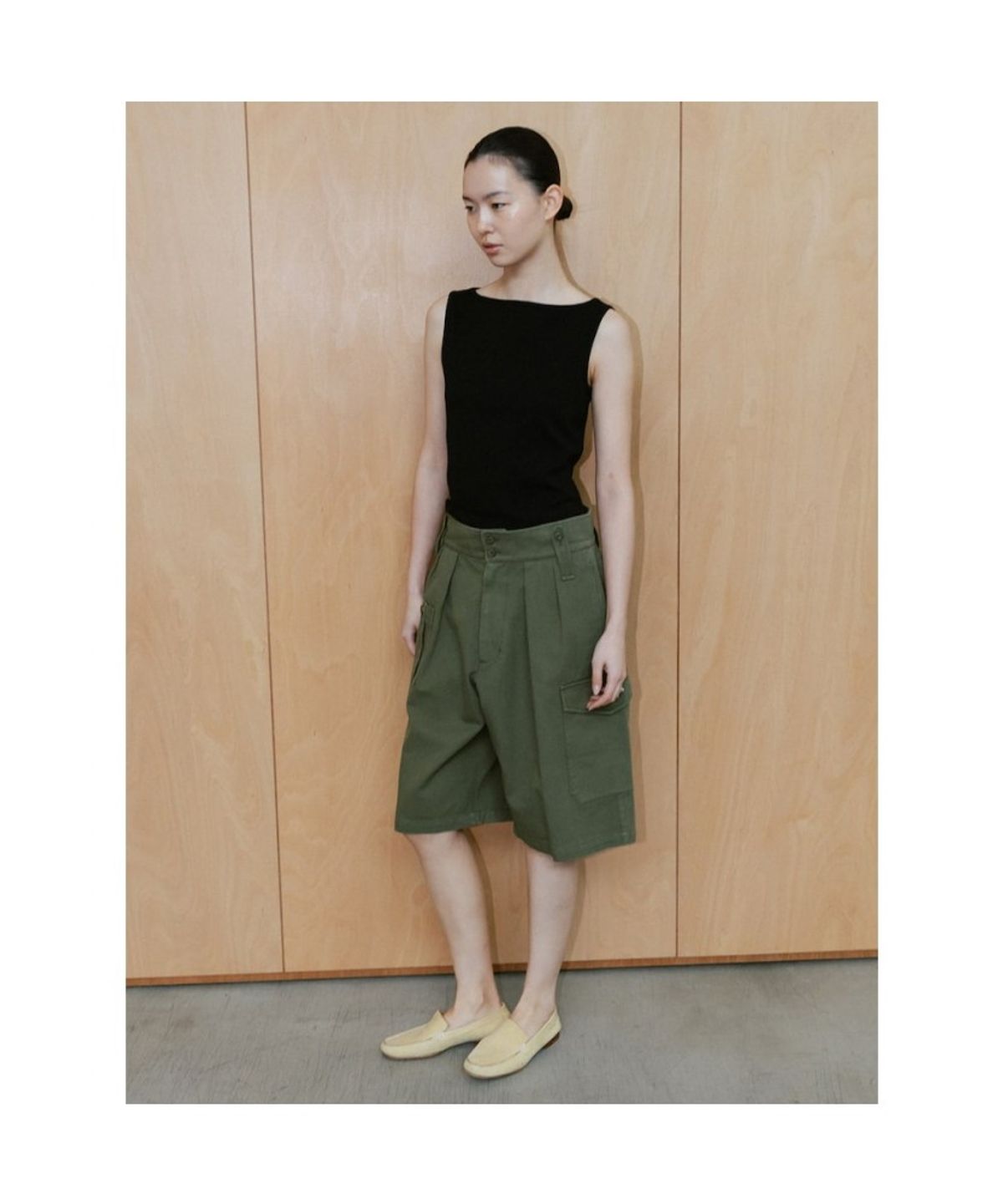디애퍼처(THE APERTURE) Avis Slveeless Top  Black (TA6442A085)