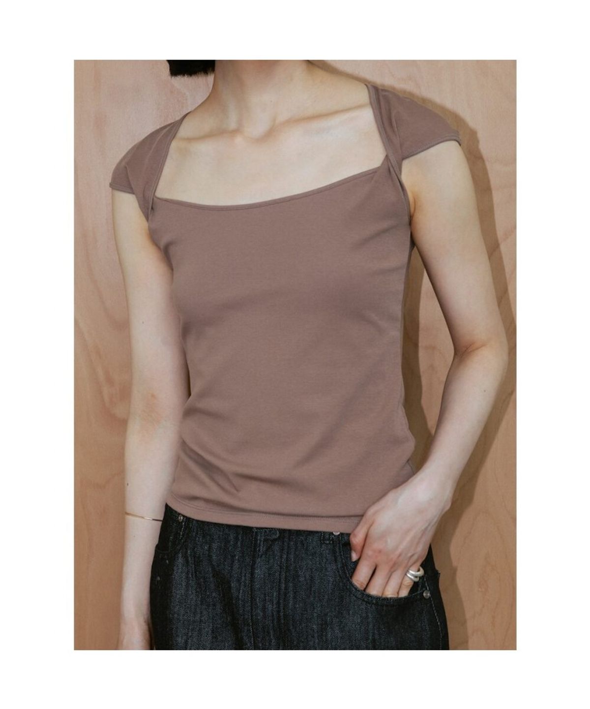 디애퍼처(THE APERTURE) Kyle TShirt  Brown (TA6742A04D)