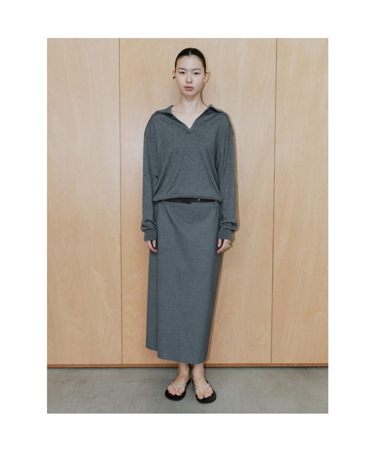 디애퍼처(THE APERTURE) Jo Midi H Line Skirt  Grey (TA6427A123)