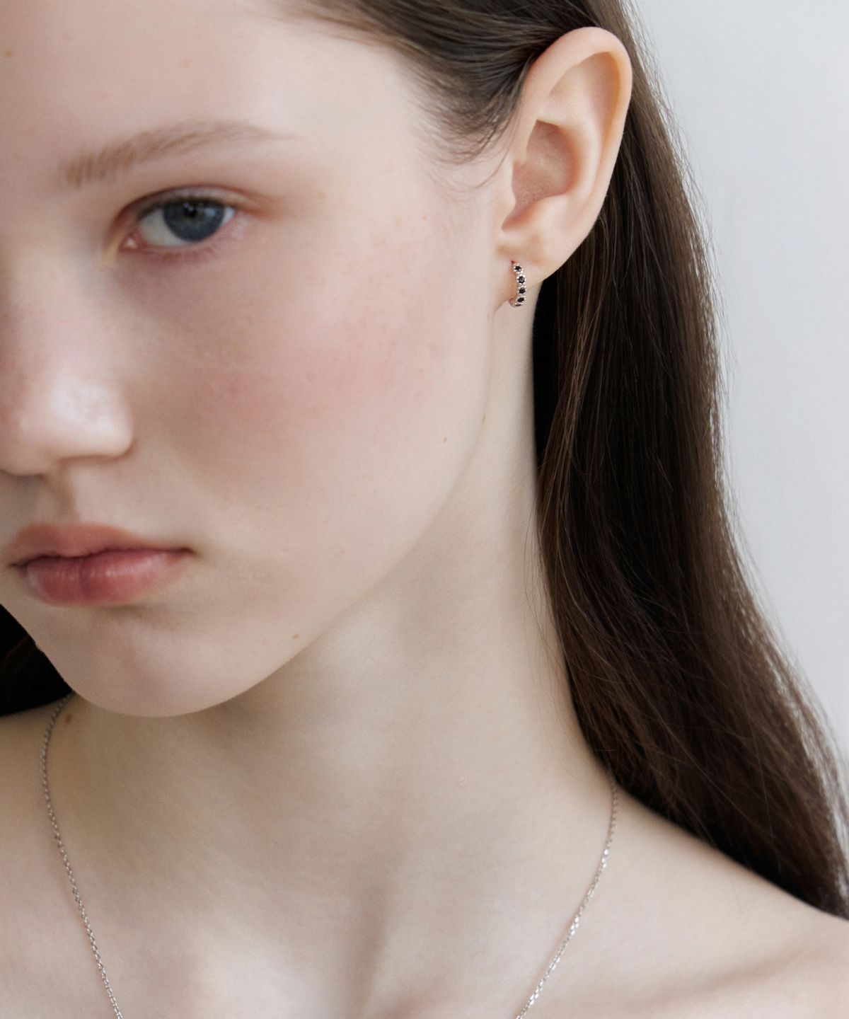 바이이에르(BYHYERES) [925 silver] 플라워 실버 블랙 테니스 귀걸이 S (White) BH7E64718W9XXX