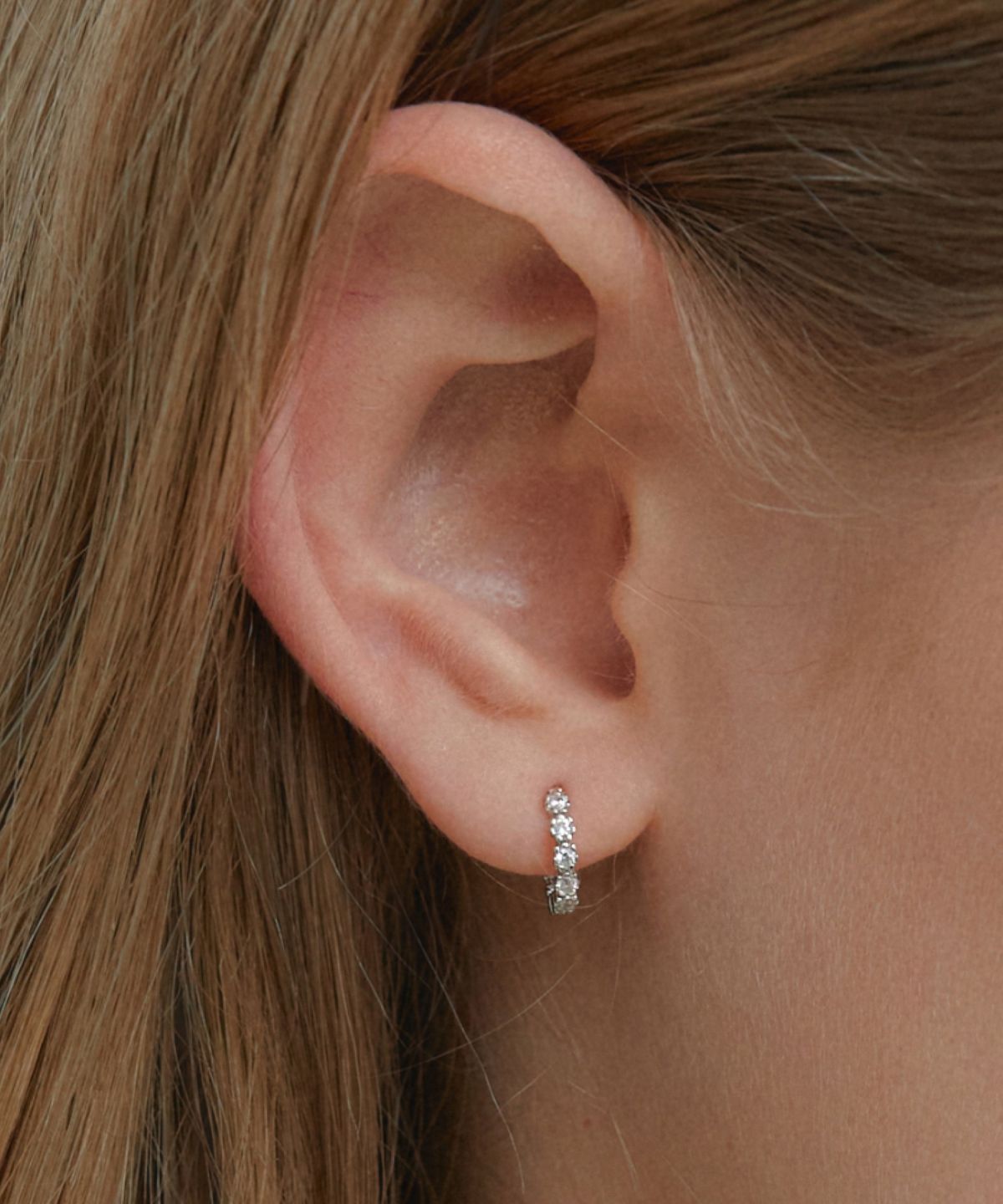 바이이에르(BYHYERES) [925 silver] Flower white tennis earrings S (White) BH7E61704W9XXX