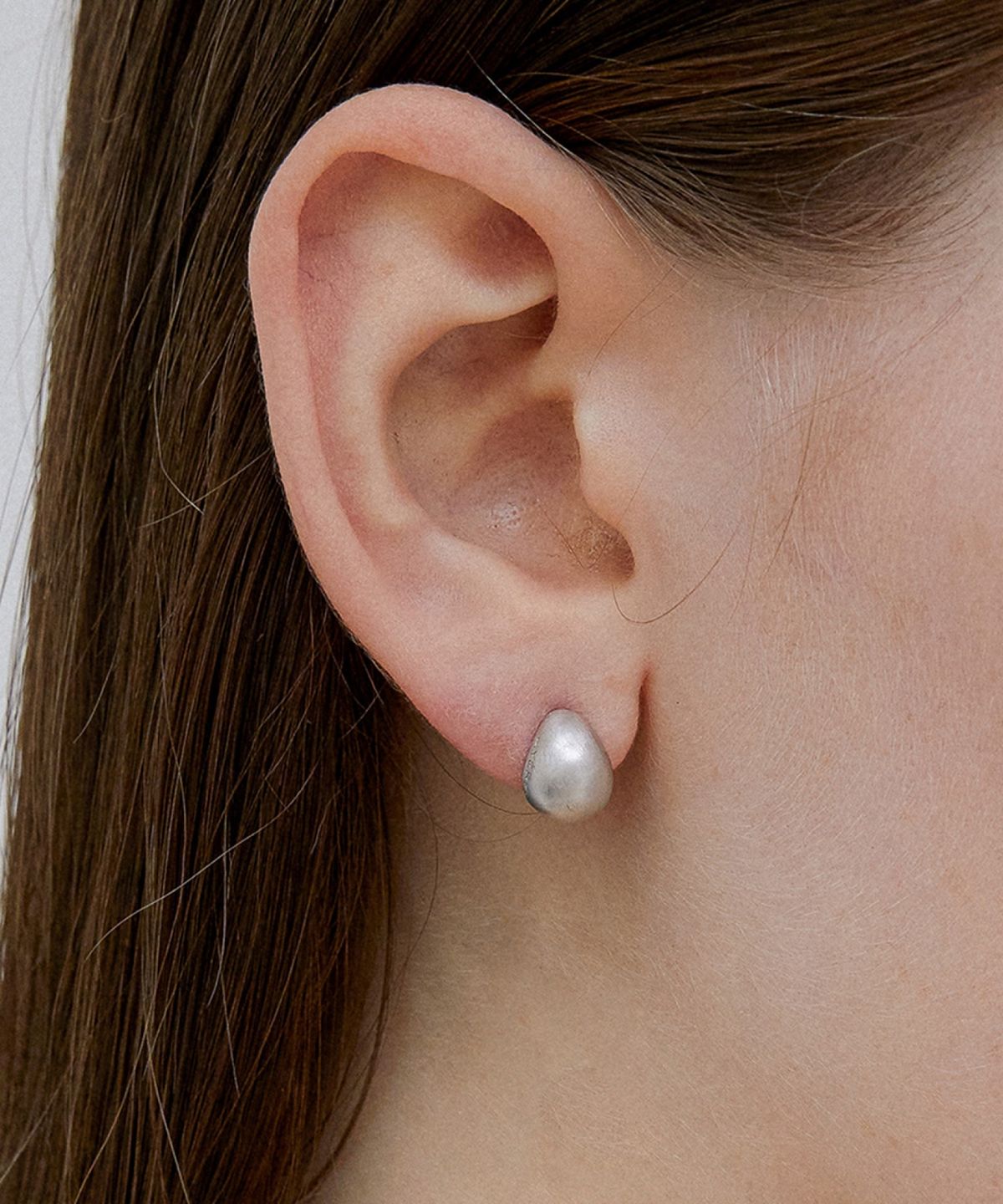 바이이에르(BYHYERES) [925 silver] Luna full volume earrings (Matte) BH2E33207M9XXX