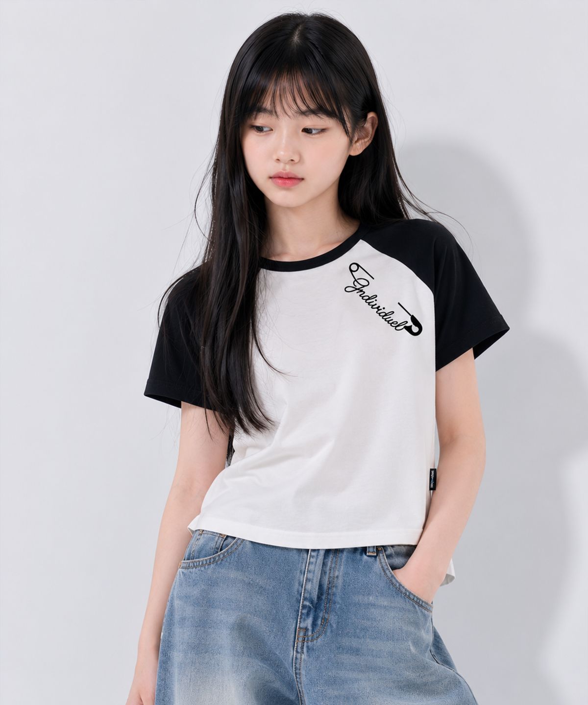 인디비주엘(INDIVIDUEL) 핀포인트 아트웍 나그랑 반팔 티셔츠