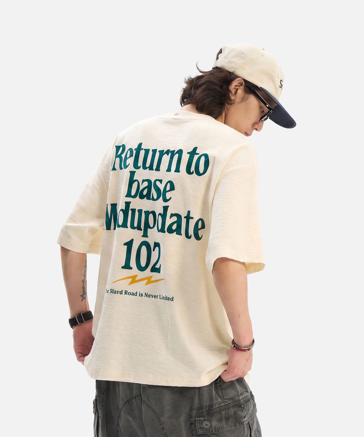 미드업데이트(MIDUPDATE) Return To Base Graphic SS Tee cream