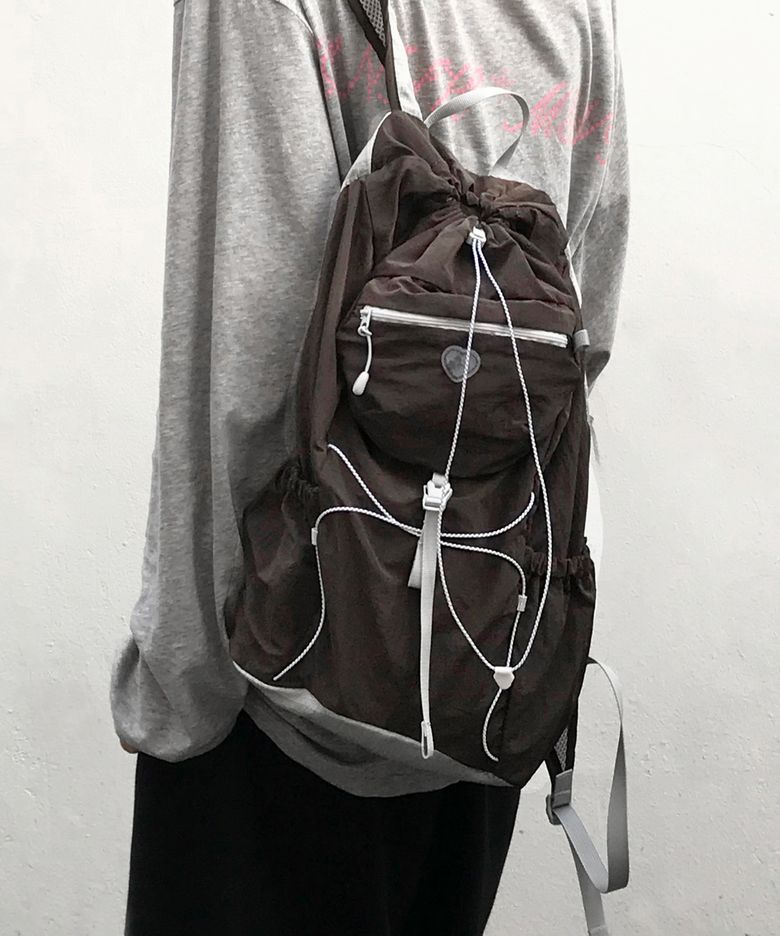 AIRY POCKET BACKPACK - BROWN