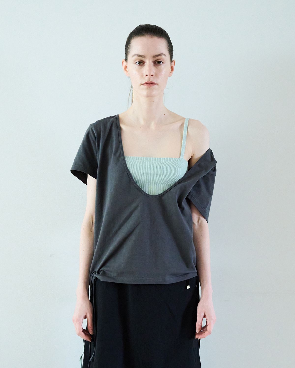 씬(SEEN) DEEP NECK STRING T-SHIRTS (Asphalt)