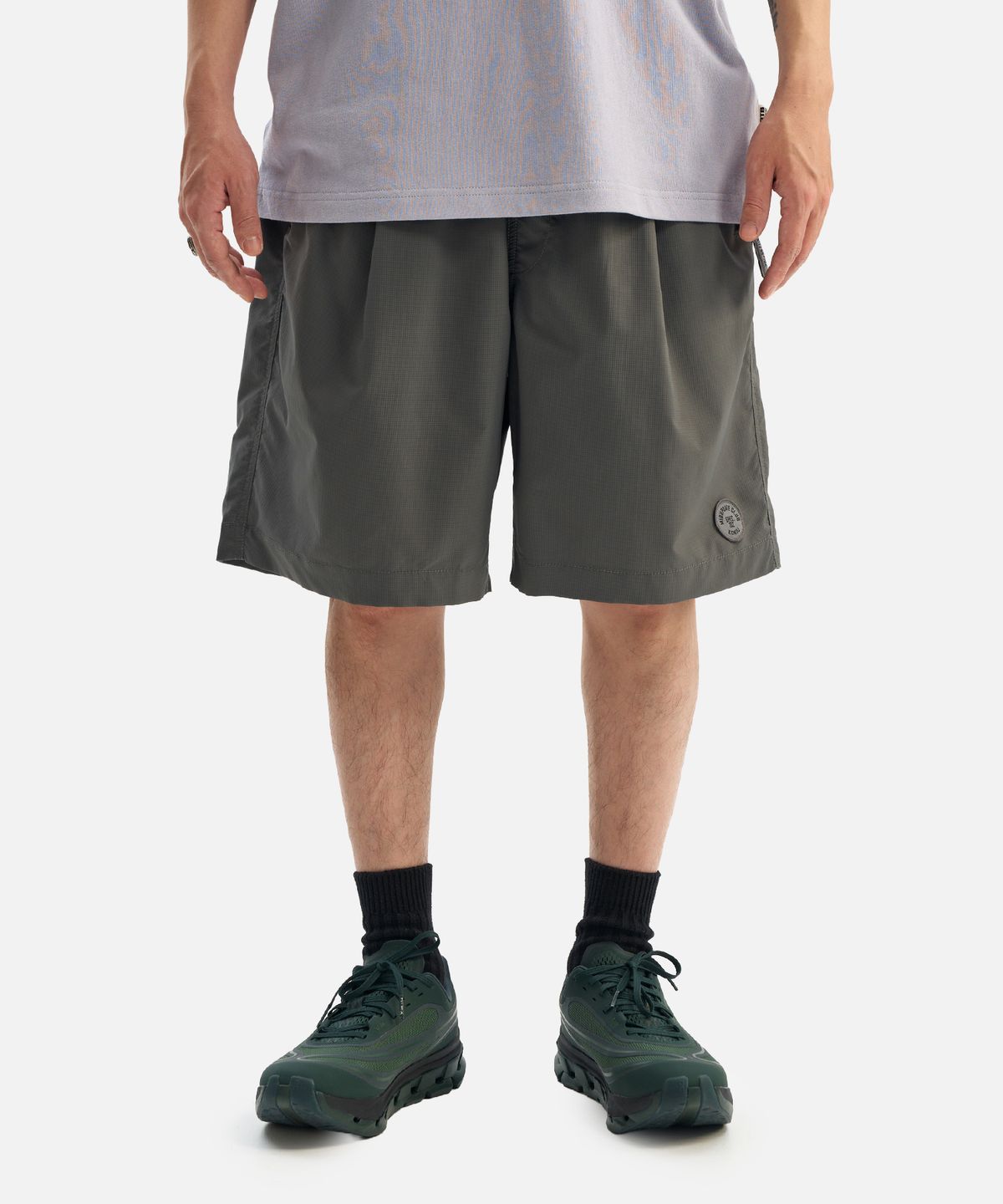 미드업데이트(MIDUPDATE) Circle Badge Technical Nylon Shorts gray