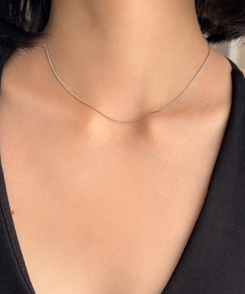 simple thin chain necklace