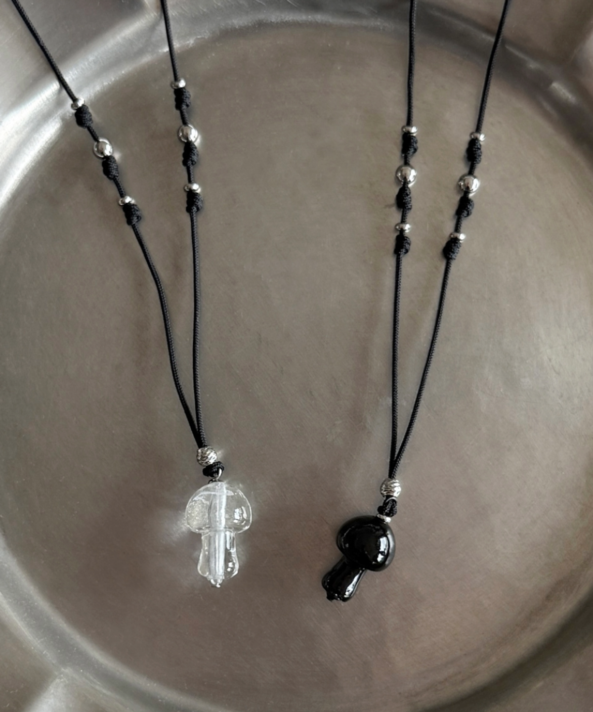 판타스틱 플래닛(FANTASTIC PLANET) mono mushroom string necklace (2colors)