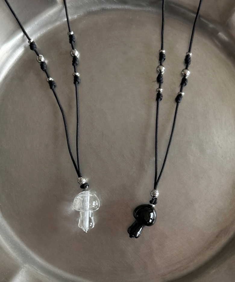 mono mushroom string necklace (2colors)