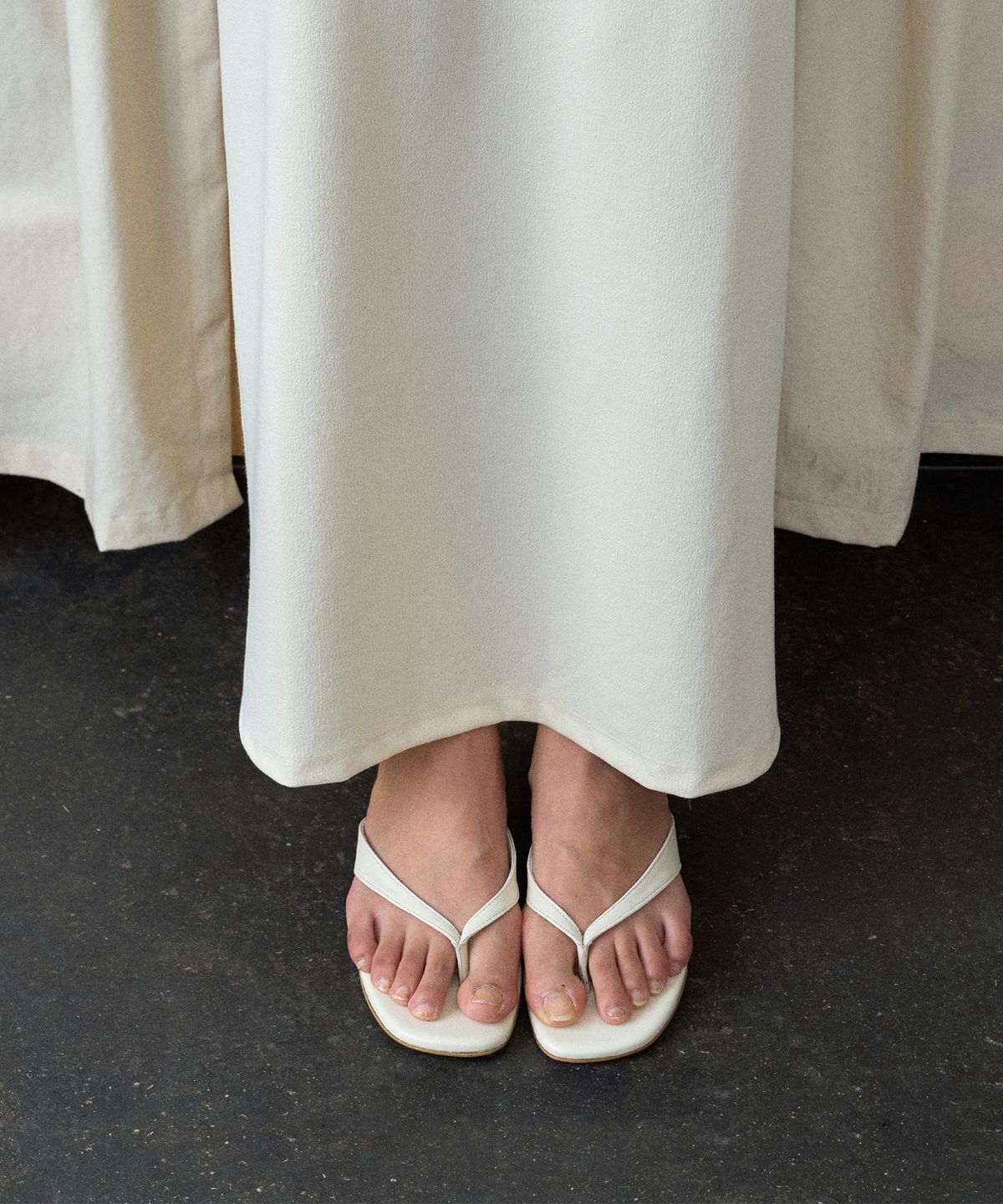 호와스(HOWUS) ESSENTIAL FLIP-FLOP (CREAM)