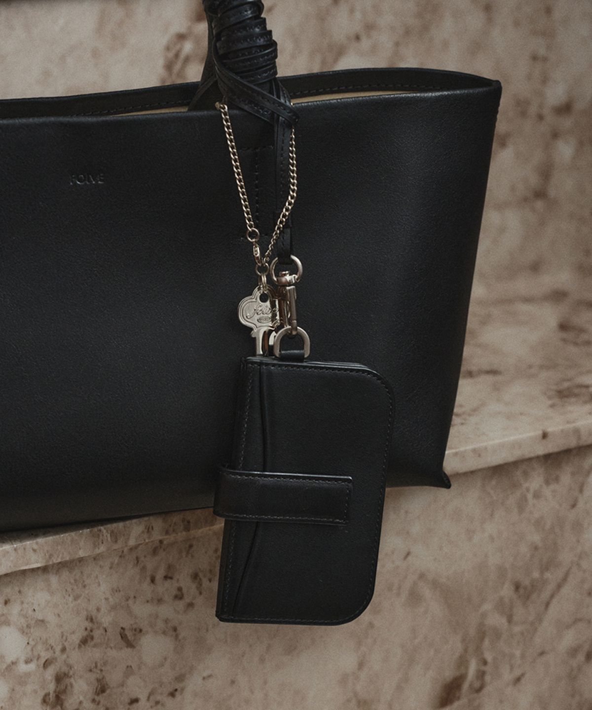 포이베(FOIVE) 누아 목걸이 지갑  NUA Necklace Wallet Black