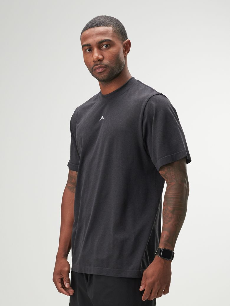 Momentum Seamless T-shirt (Black)