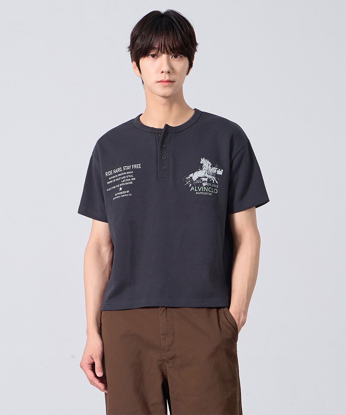 앨빈클로(ALVINCLO) RIDE HARD 헨리넥 크롭핏 반팔티 AST3680 (2COLOR)